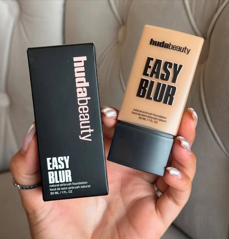 Huda Beauty Easy Blur Natural Airbrush Foundation with Niacinamide Easy Blur Silicone-Free Smoothing & Pore-Minimizing Primer