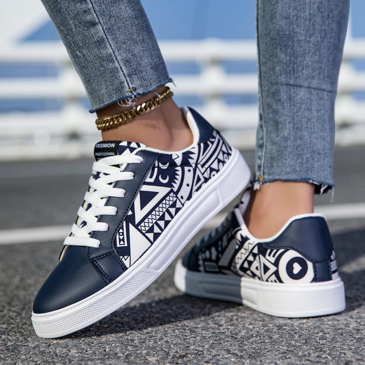 YRZL Womens Casual Sneakers Lightweight Skateboard Shoes for Men Soft Sole Comfortable Walking Shoes Unisex Fashion Sneakers