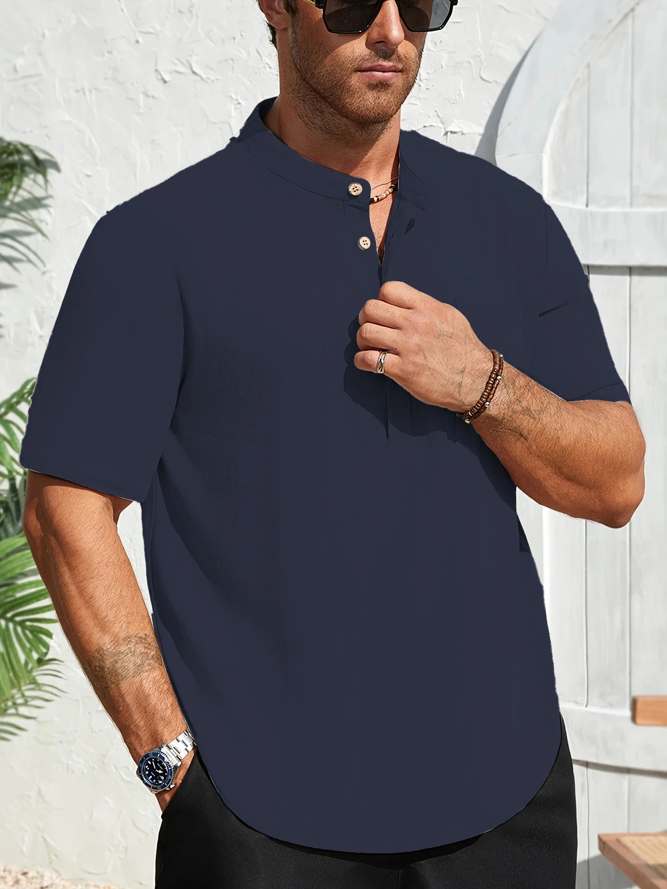 High Quality Men's Breathable Cotton Linen Short Sleeve Henley Shirt Casual Loose Fit Solid Color Tee with Chest Pocket