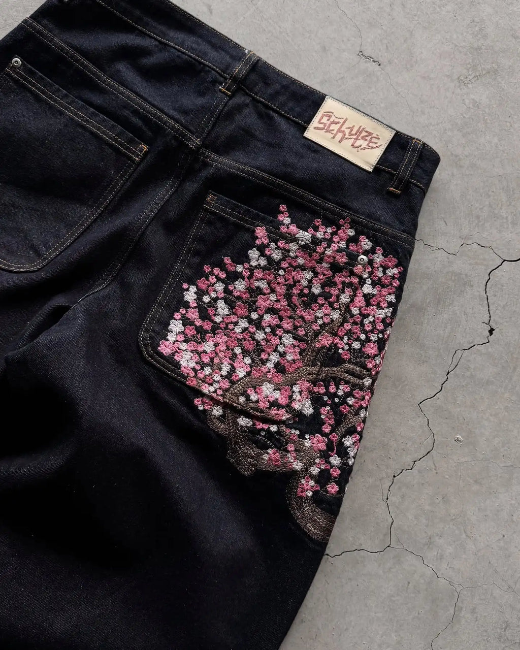 Vintage Cherry Blossom Black Knight Embroidery Jeans Y2k Retro Baggy Straight Denim Pants Blue Wash Jean Men Clothing Streetwear