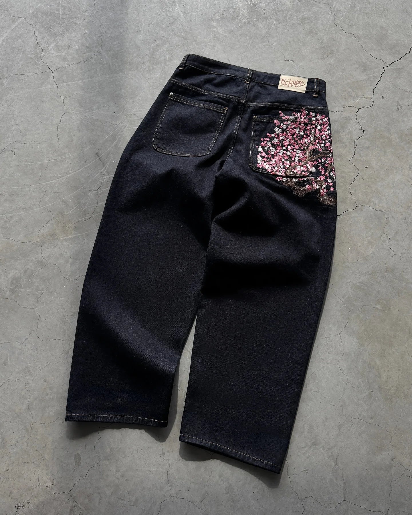 Vintage Cherry Blossom Black Knight Embroidery Jeans Y2k Retro Baggy Straight Denim Pants Blue Wash Jean Men Clothing Streetwear