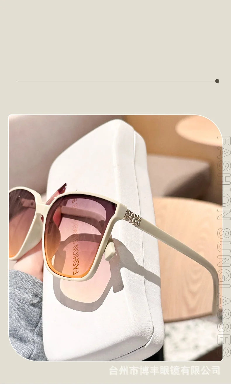 New style temple letter large frame square thin frame high-end sunglasses for women DS-8162