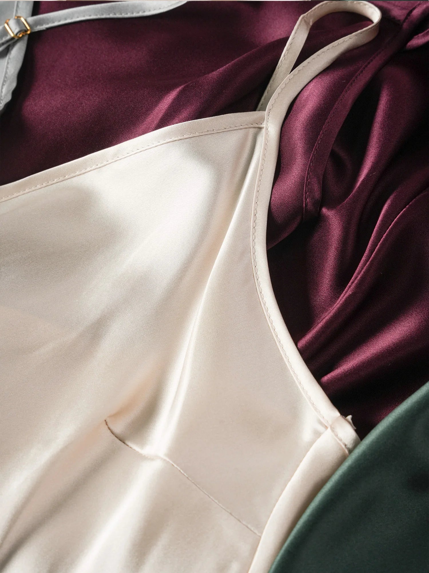 Small Heavyweight 21MM 100% Natural Mulberry Silk Plain Satin French V-neck Diagonal Cut Women's Sexy Solid Suspender Dress