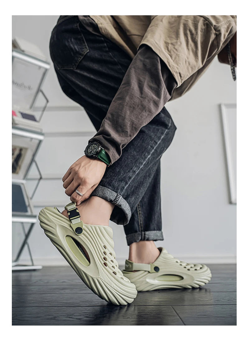New Couple Models Hole Shoes Summer Women's Sandals Beach Lightweight Men's Slippers Baotou Waterproof Sandals Slippers Men