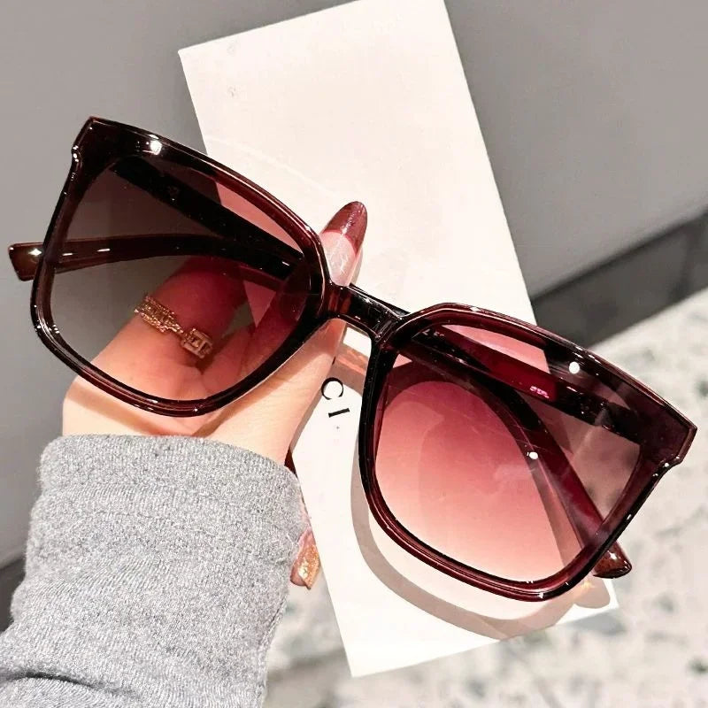 New style temple letter large frame square thin frame high-end sunglasses for women DS-8162