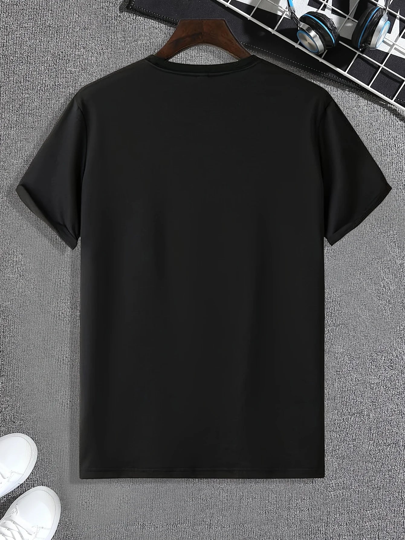 Men's casual round neck T-shirt with unique rabbit skull pattern - the perfect choice for summer