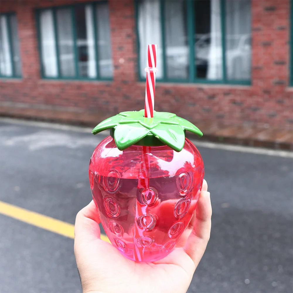 1pc Strawberry Straw Cup 500ml Summer Cute Cartoon Food Grade PP Wide Application Milk Coffee Straw Cup for Home Drinkware
