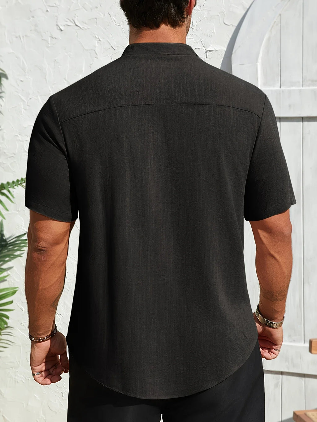 High Quality Men's Breathable Cotton Linen Short Sleeve Henley Shirt Casual Loose Fit Solid Color Tee with Chest Pocket