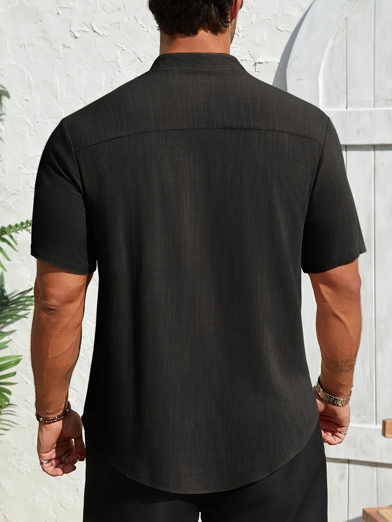 High Quality Men's Breathable Cotton Linen Short Sleeve Henley Shirt Casual Loose Fit Solid Color Tee with Chest Pocket
