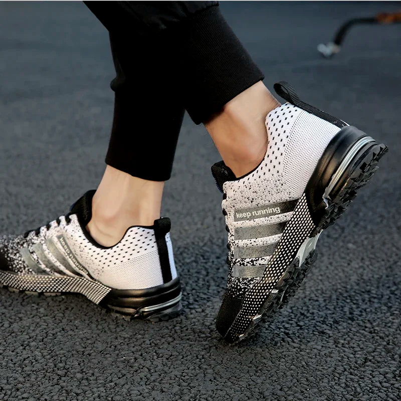 New men's and women's flying mesh surface spring summer breathable casual sports shoes flat vulcanized couple running big size48