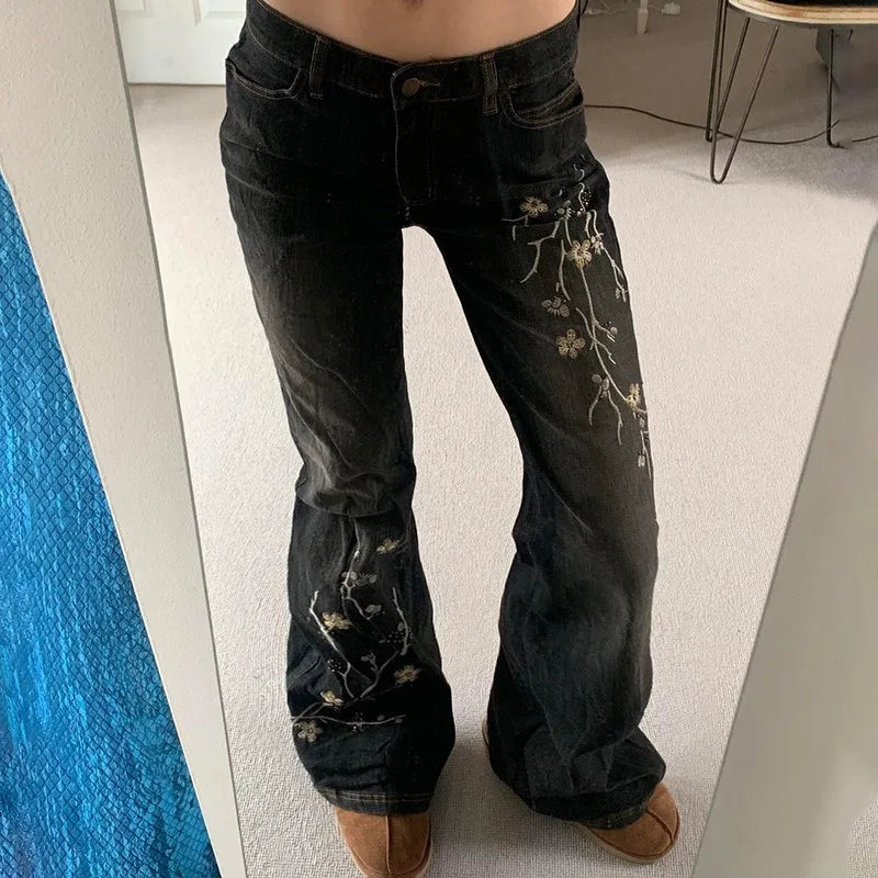 Floral Embroidery Jeans Vintage 2000s Low Rise Flared Jeans Women Retro Y2k Baggy Denim Pants High Street Basic Trousers