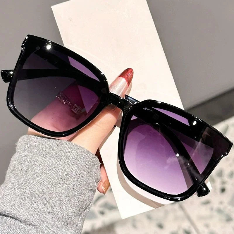 New style temple letter large frame square thin frame high-end sunglasses for women DS-8162