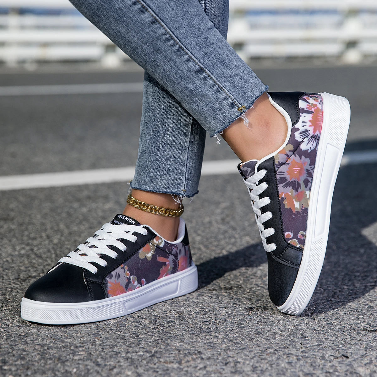 YRZL Womens Casual Sneakers Lightweight Skateboard Shoes for Men Soft Sole Comfortable Walking Shoes Unisex Fashion Sneakers