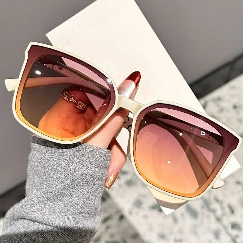 New style temple letter large frame square thin frame high-end sunglasses for women DS-8162