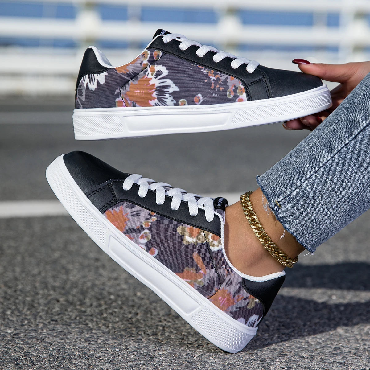 YRZL Womens Casual Sneakers Lightweight Skateboard Shoes for Men Soft Sole Comfortable Walking Shoes Unisex Fashion Sneakers