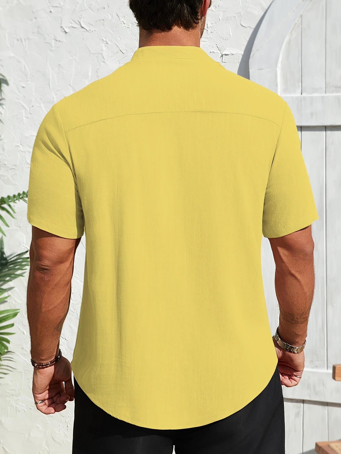 High Quality Men's Breathable Cotton Linen Short Sleeve Henley Shirt Casual Loose Fit Solid Color Tee with Chest Pocket