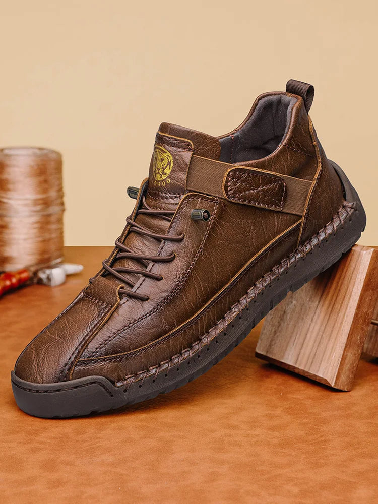 CLOHOO Handmade Men's High-Top Sport Casual Boots Breathable Outdoor Wear with Extended Size Options Classic Ankle Boots