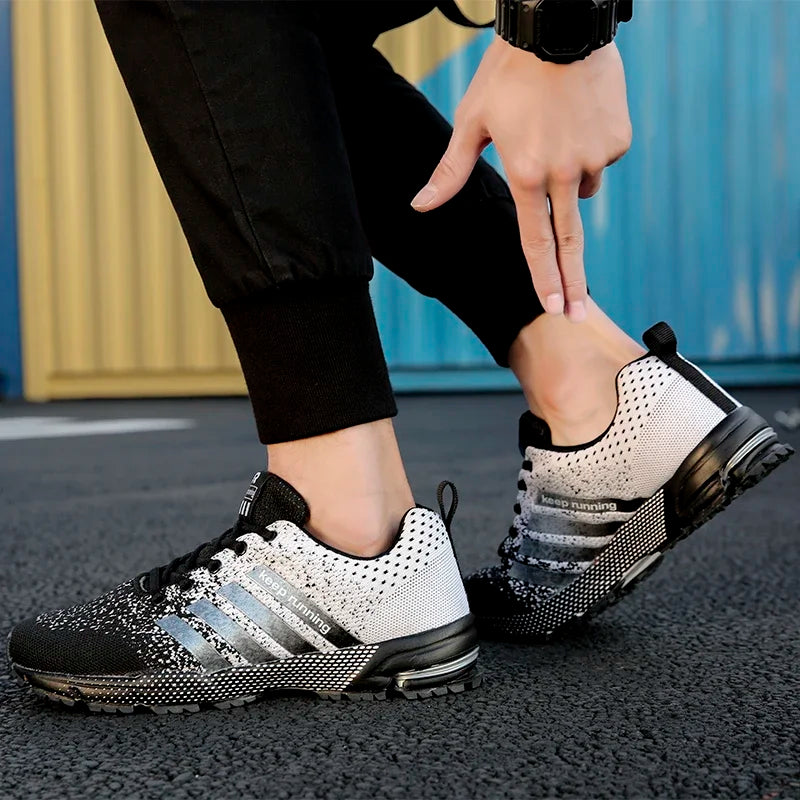 New men's and women's flying mesh surface spring summer breathable casual sports shoes flat vulcanized couple running big size48
