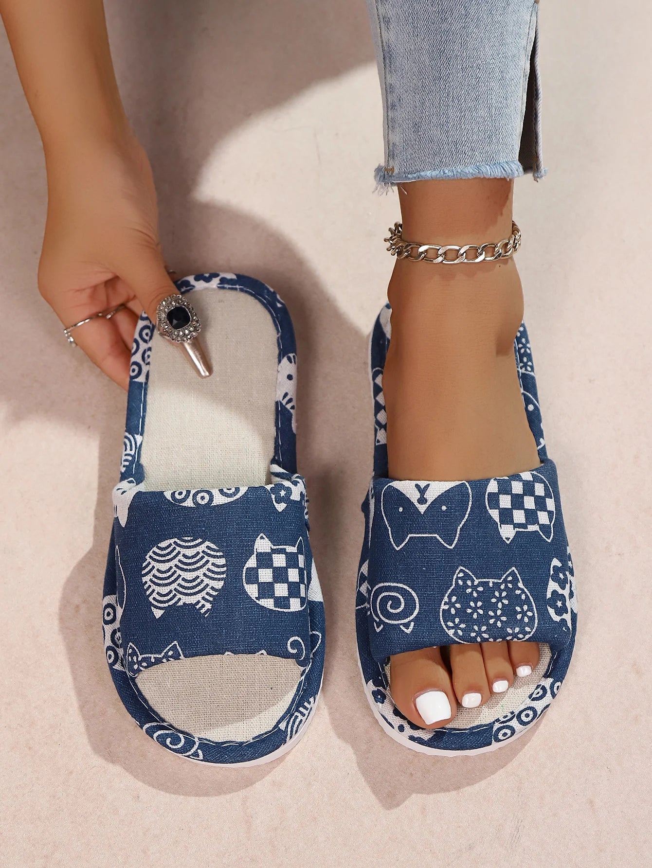 Ladies' Animal Patterned Linen Slippers Cute Cat Design Indoor Summer Spring Autumn Comfortable Footwear Random Print