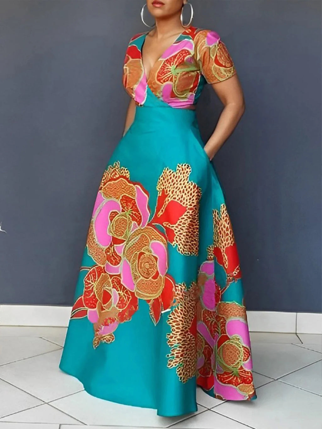 Fashion floral V-neck short-sleeved dress, designed specifically for women, perfect for spring and summer wear