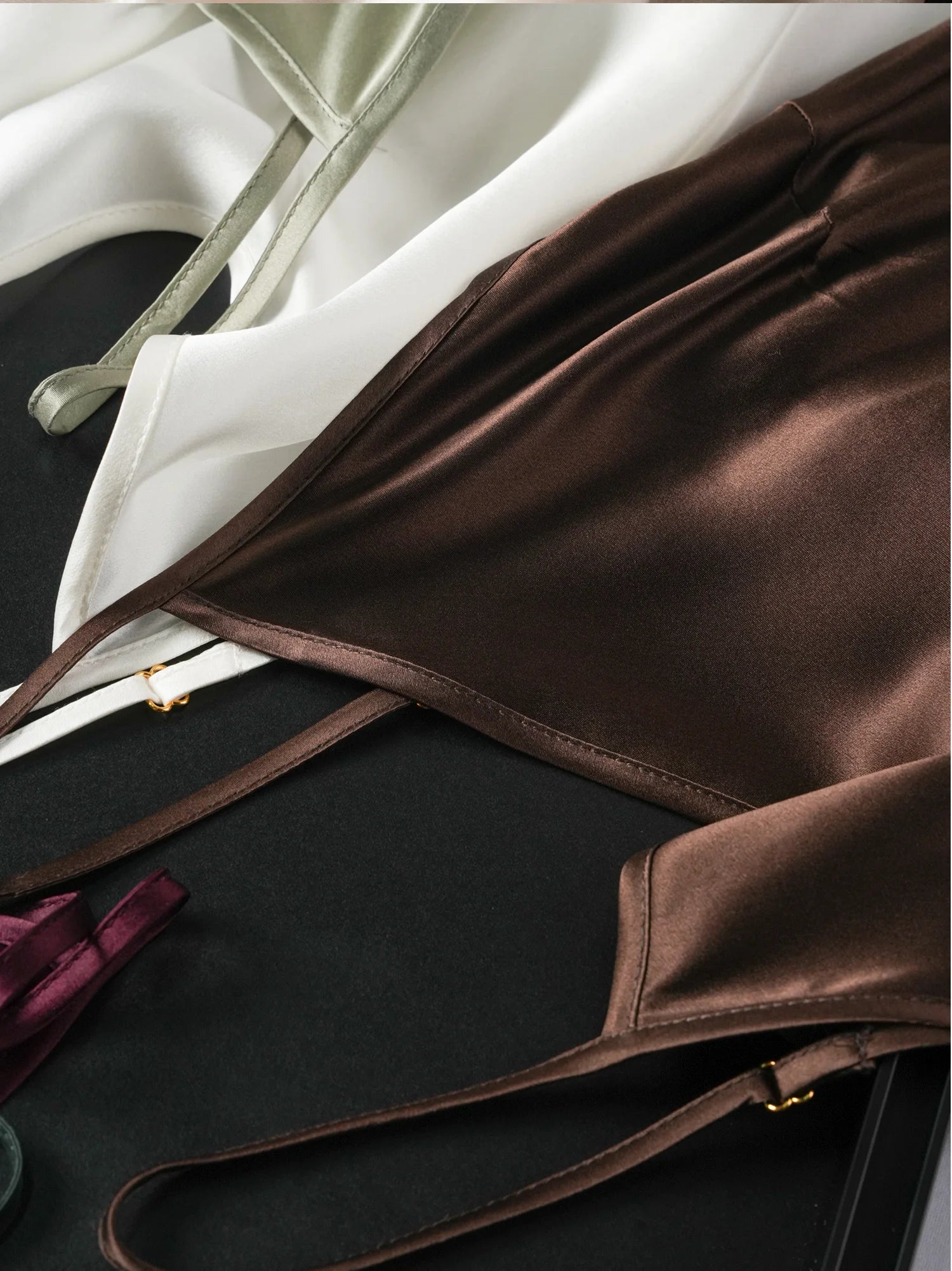 Small Heavyweight 21MM 100% Natural Mulberry Silk Plain Satin French V-neck Diagonal Cut Women's Sexy Solid Suspender Dress