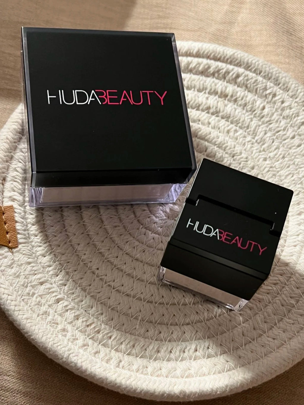 Huda Beauty Loose Powder Baked Setting Long Lasting Control Oil Formal Makeup Powder Face Matte Waterproof Brightening Concealer