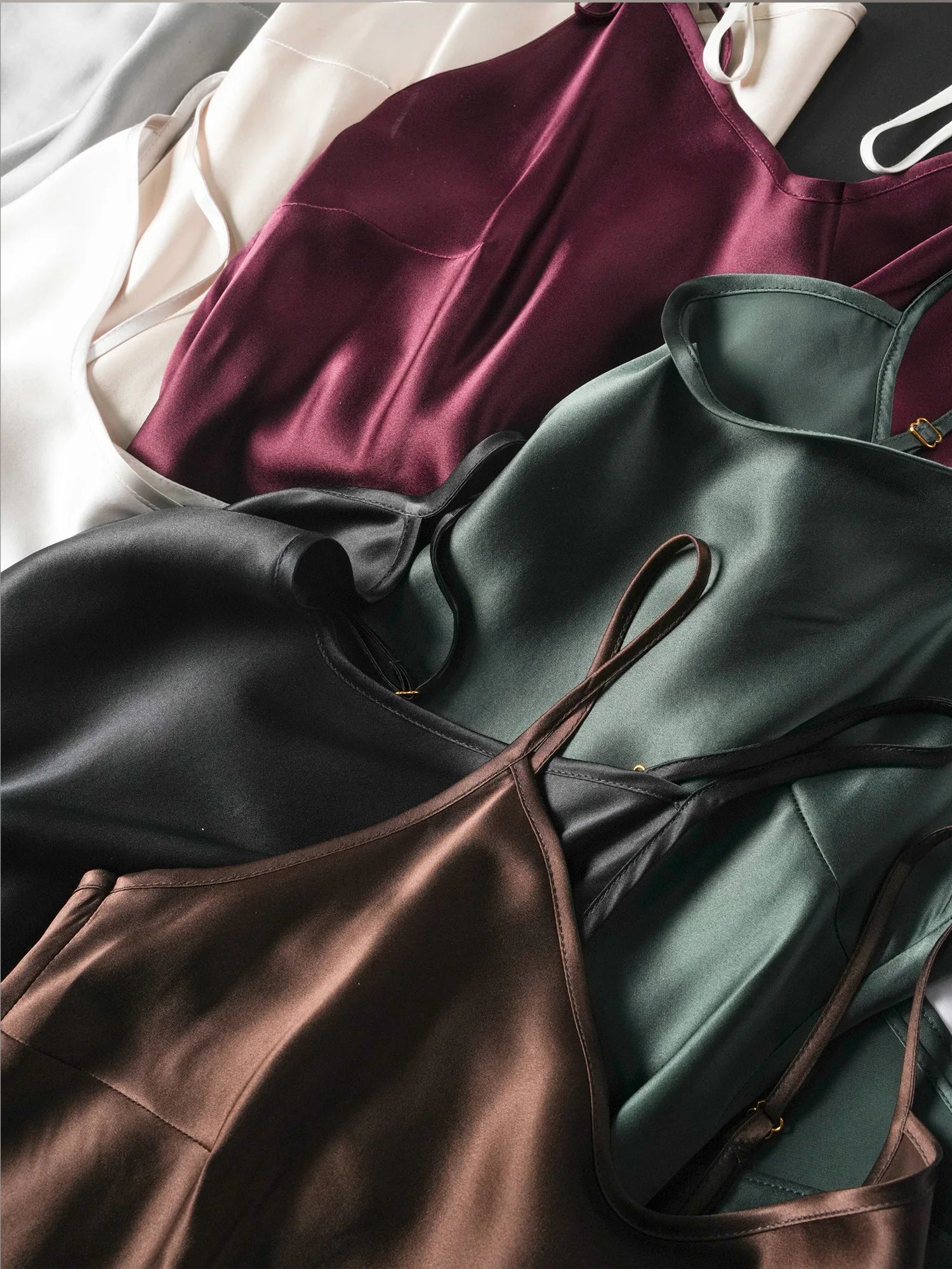 Small Heavyweight 21MM 100% Natural Mulberry Silk Plain Satin French V-neck Diagonal Cut Women's Sexy Solid Suspender Dress