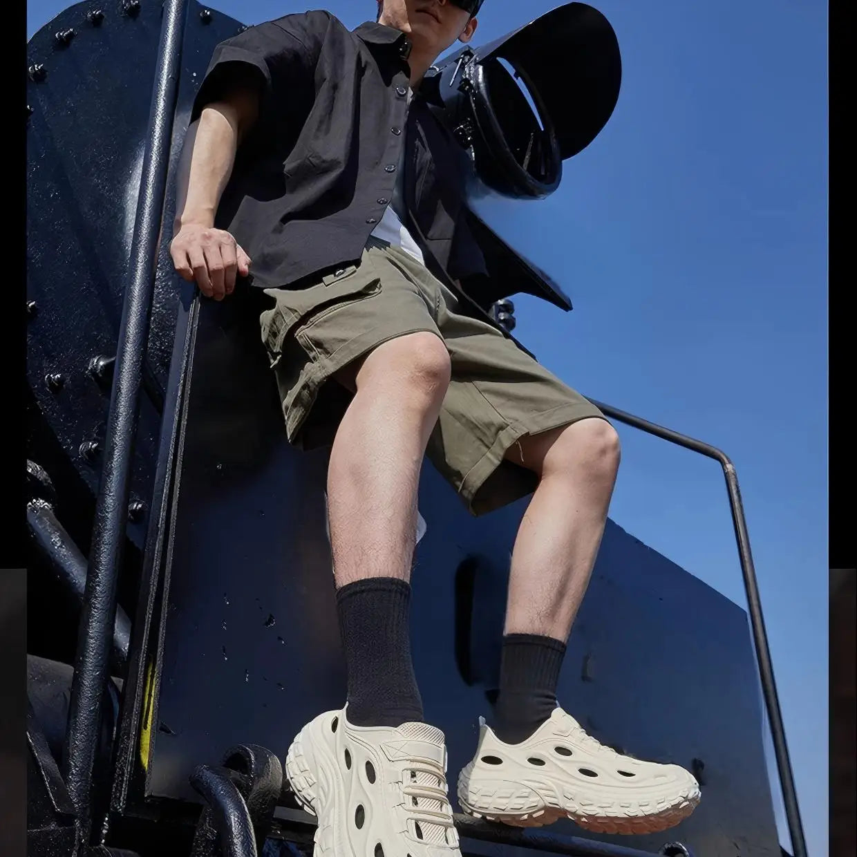 Men's Summer Clogs for Outdoor Wear, Beach Shoes, Non-Slip, Odor-Resistant, Closed-Toe, Women's Sports Casual Driving Sandals, Men's Outdoor Water Shoes