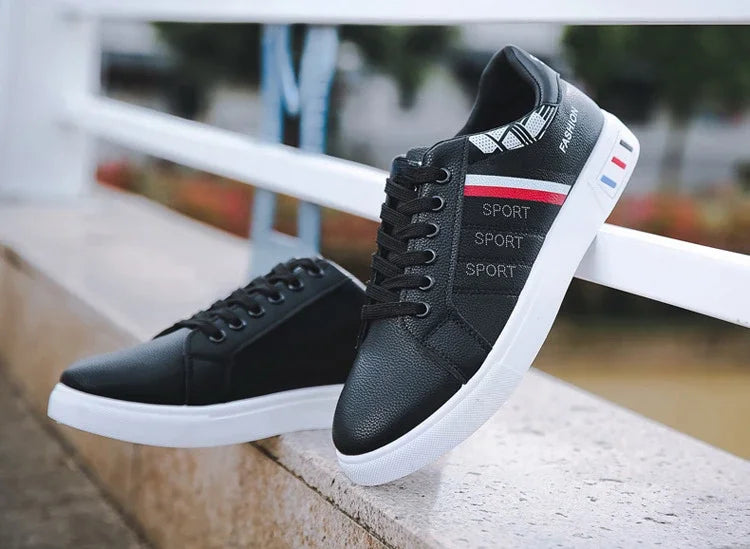 Summer Men Sneakers Casual Vulcanized Shoes Lightweight Breathable Flat White Luxury Shoes for Men Tenis Shoes Tênis Masculino