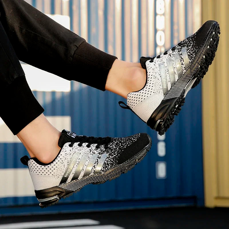 New men's and women's flying mesh surface spring summer breathable casual sports shoes flat vulcanized couple running big size48